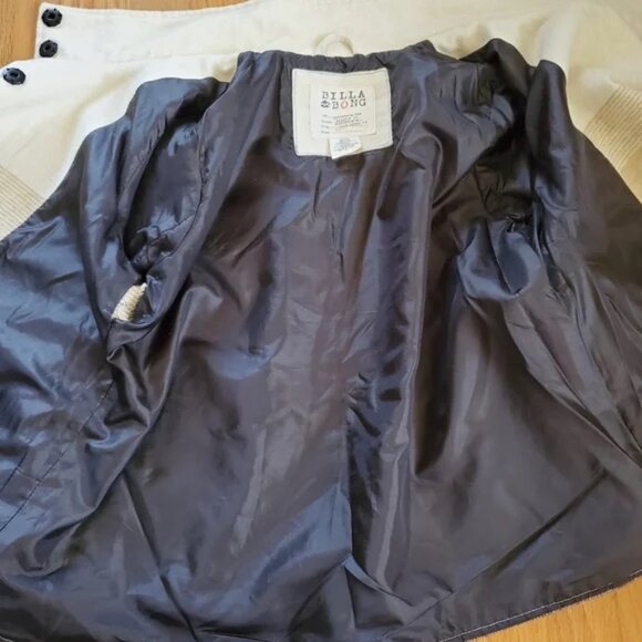 Billabong Shadow Cream & Red Striped Jacket Tulip Hem - Picture 12 of 13